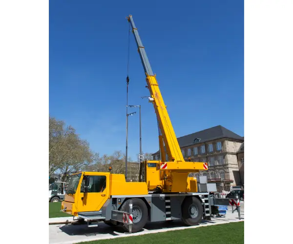 TRUCK MOUNTED CRANE